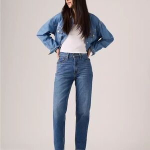 NEW Levi’s high waisted ankle mom jeans medium wash, size 28